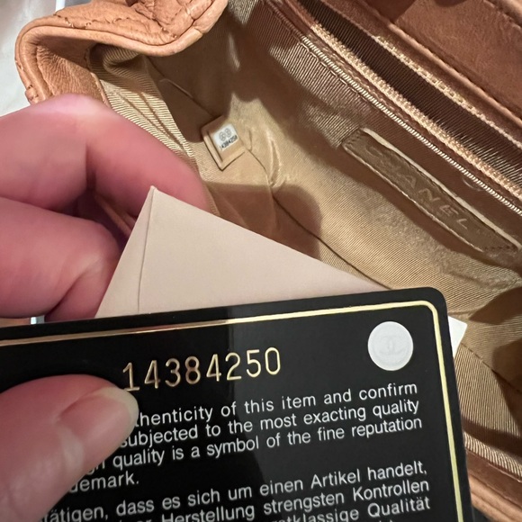 Chanel chain around cross bag - Picture 5 of 6